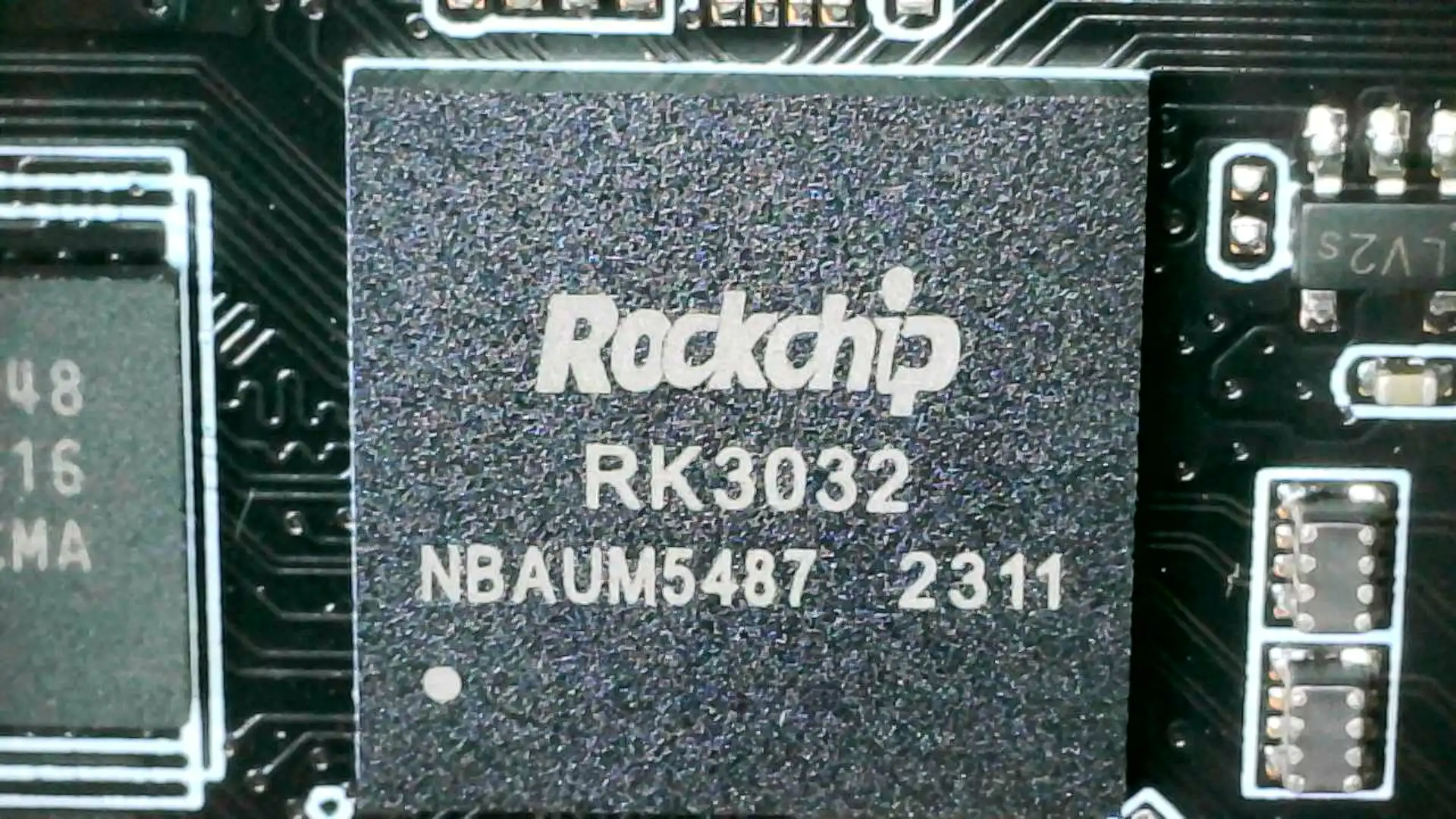 The RK3032 SoC.